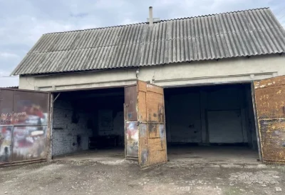 For Sale: Excellent Garage