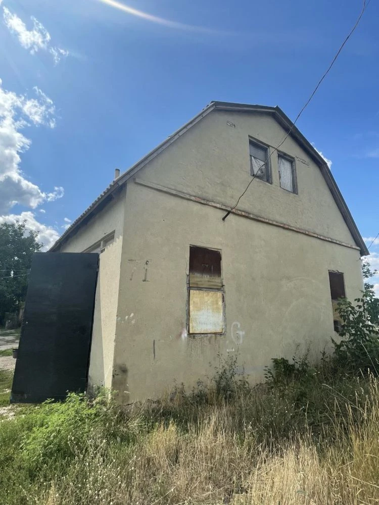 For Sale: Excellent Garage