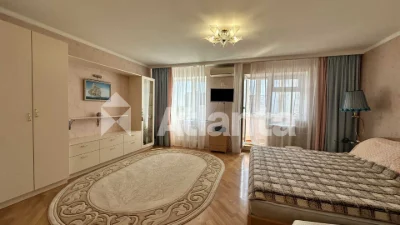 4-кімнатна велика квартира на Фонтані/Палубна/ для великої сім'ї