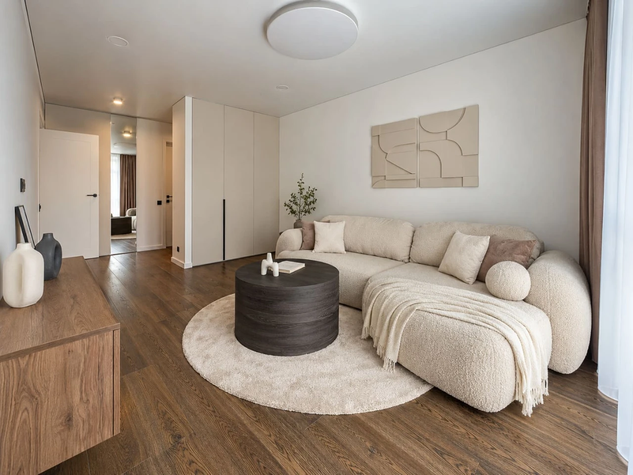2-Bedroom Apartment on the Waterfront