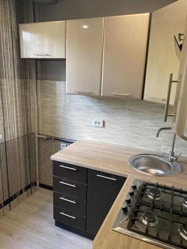 For Sale: 2-Room Apartment. New Houses