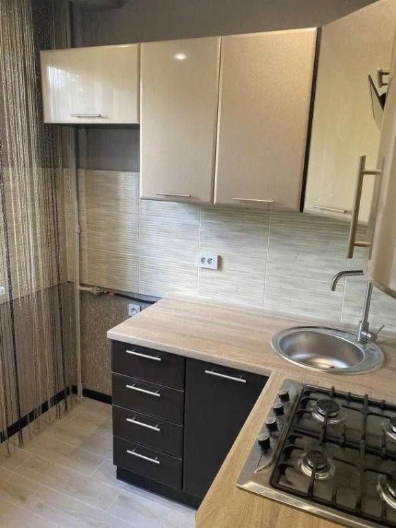 For Sale: 2-Room Apartment. New Houses