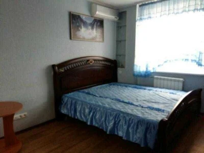 2-bedroom apartment on KhTZ