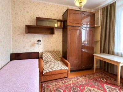 Продаж 2-кімнатної квартири 44 м² в будинку "сталінка" біля Політех та Французького бульвару