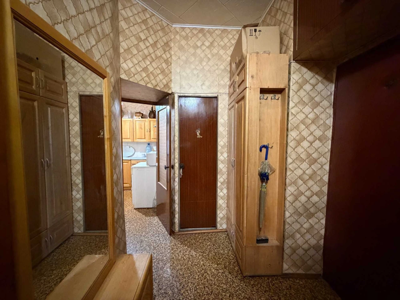 Продаж 2-кімнатної квартири 44 м² в будинку "сталінка" біля Політех та Французького бульвару