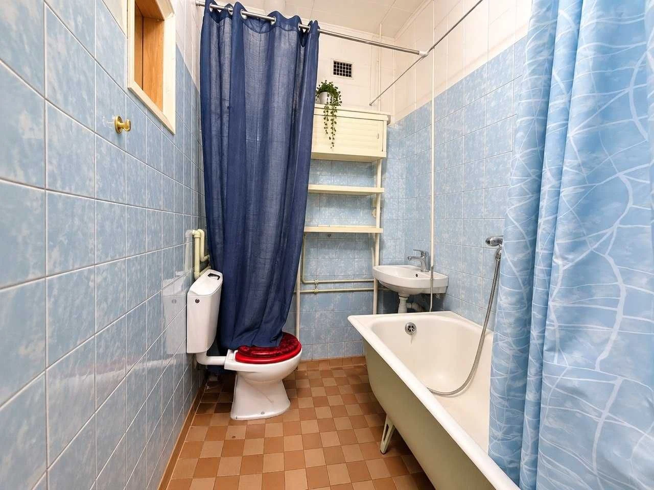 Продаж 2-кімнатної квартири 44 м² в будинку "сталінка" біля Політех та Французького бульвару
