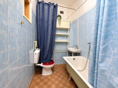 Продаж 2-кімнатної квартири 44 м² в будинку "сталінка" біля Політех та Французького бульвару
