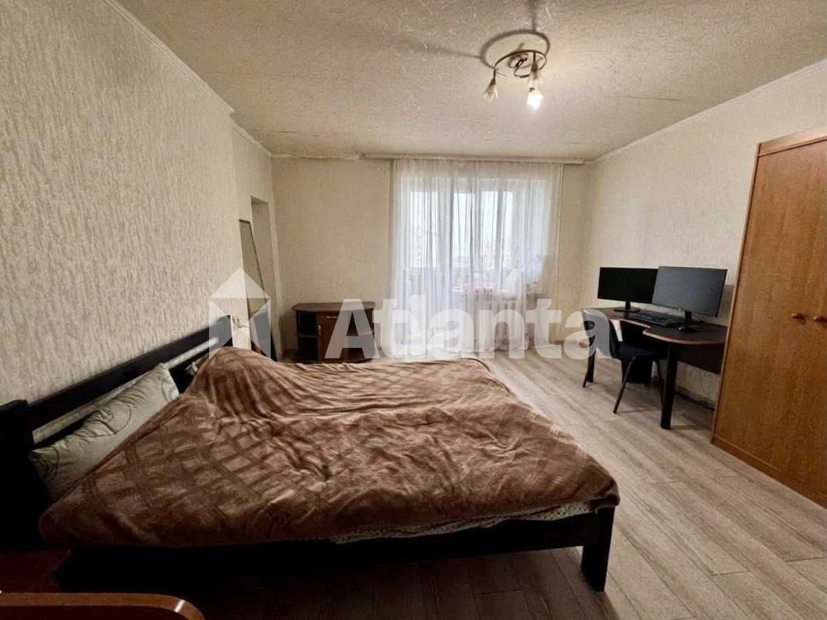1-кімнатна 40,2 м², газ, цегляний будинок, меблі та техніка