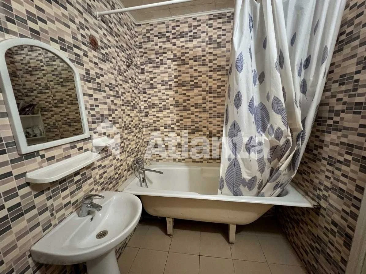 1-кімнатна 40,2 м², газ, цегляний будинок, меблі та техніка