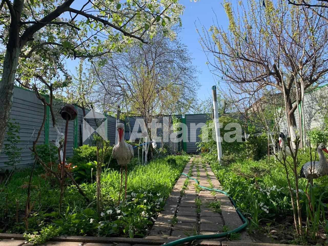 Будинок з ремонтом для двох сімей, свердловиною та паркуванн