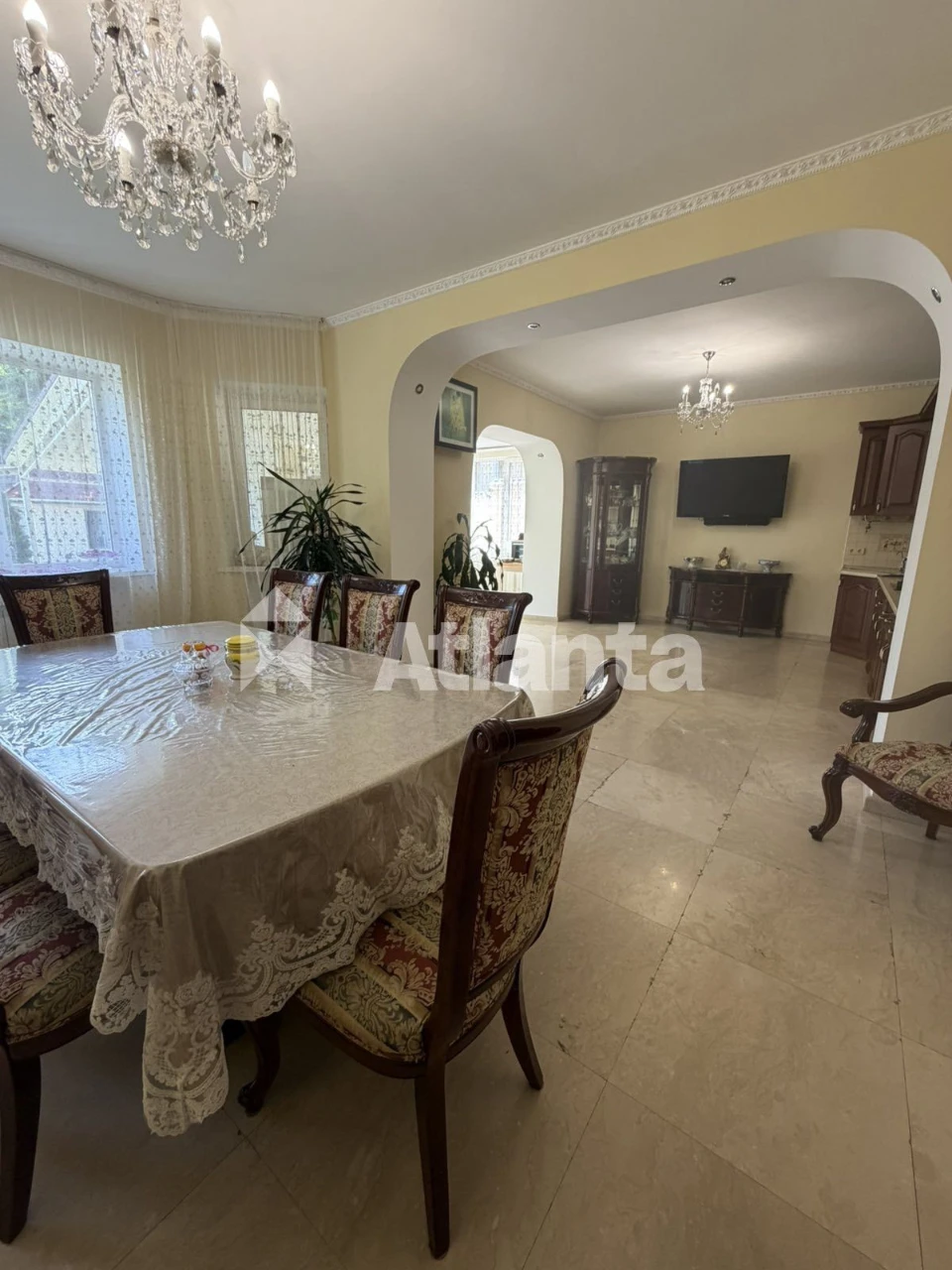 Luxury house for a large family — quality, independence and prestige
