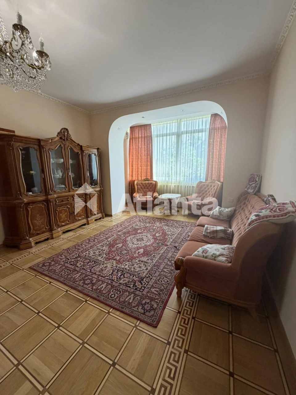 Luxury house for a large family — quality, independence and prestige