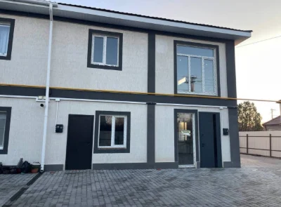 Townhouse with a private courtyard in Malinovsky district