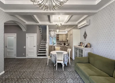 Tairova, Kyiv District - 3-level house with a terrace and fireplace