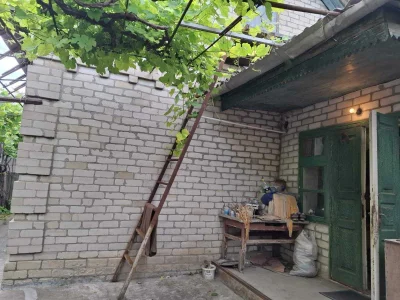 House 10,468 sq ft. 3 rooms in good condition. Lenseslyache. Chaygib
