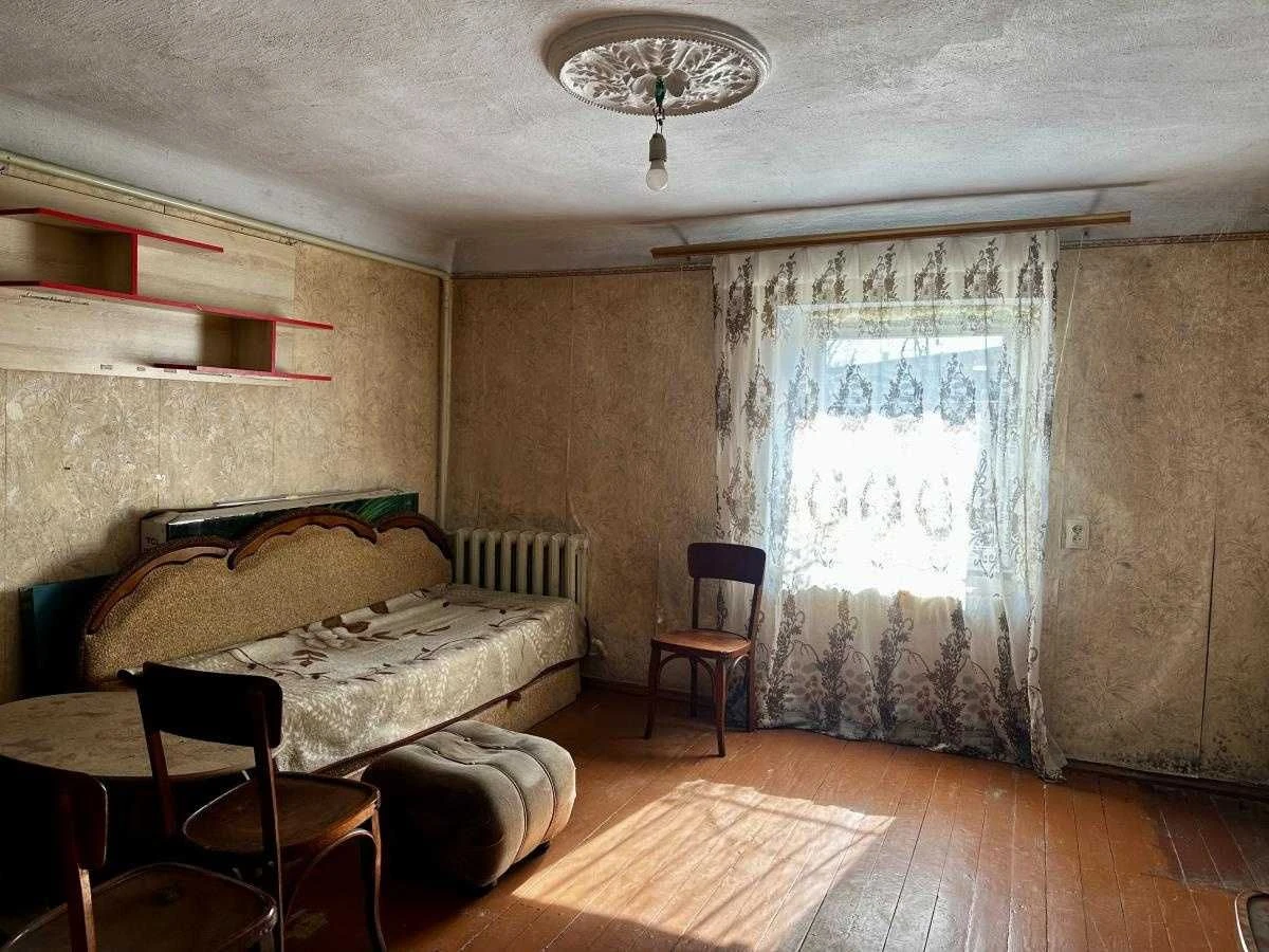 Будинок 70м.кв. під ремонт 7сот. землі на Лєн. пос.