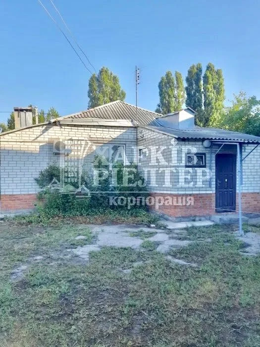 Продається цілий будинок 93 м2 з ділянкою 6 соток, по проспекту Любові Малой