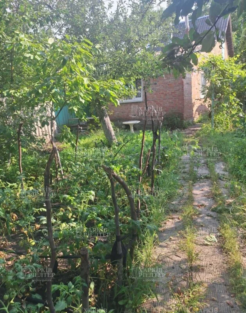 Two-room house, half of a house on the KhTZ