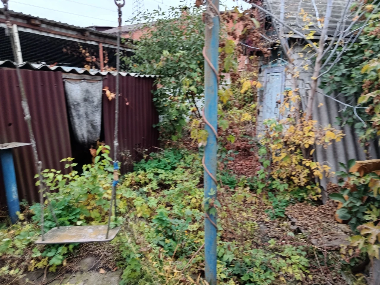For sale: 3/4 house, no separate part.