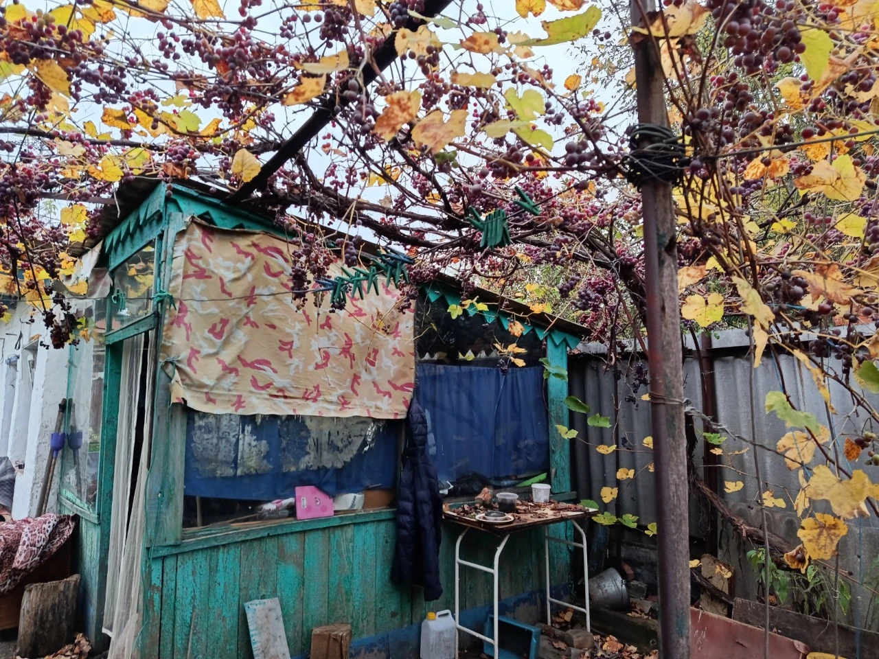 For sale: 3/4 house, no separate part.