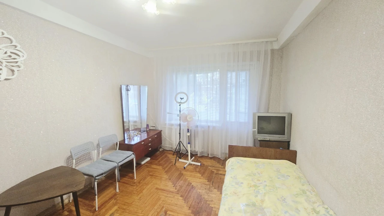 For Sale: 1 room apartment on Mykhailova Street