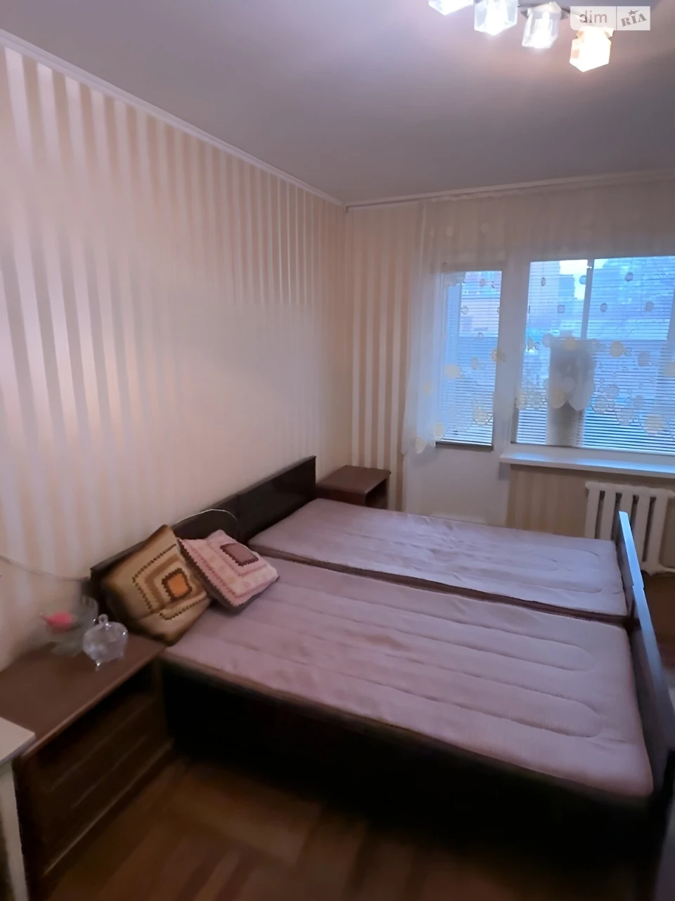 Продажа квартиры, Комунарський