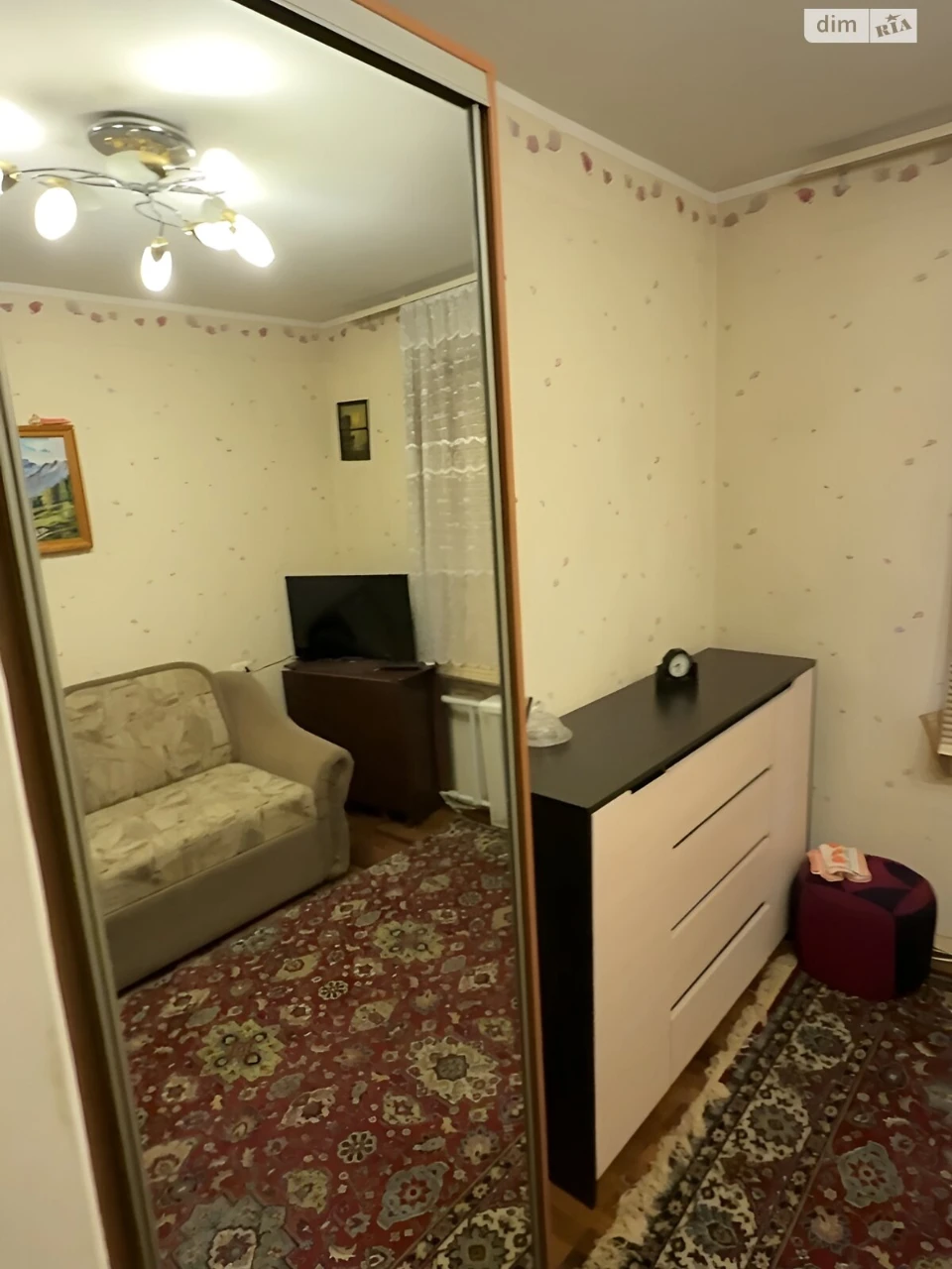 Продажа квартиры, Комунарський