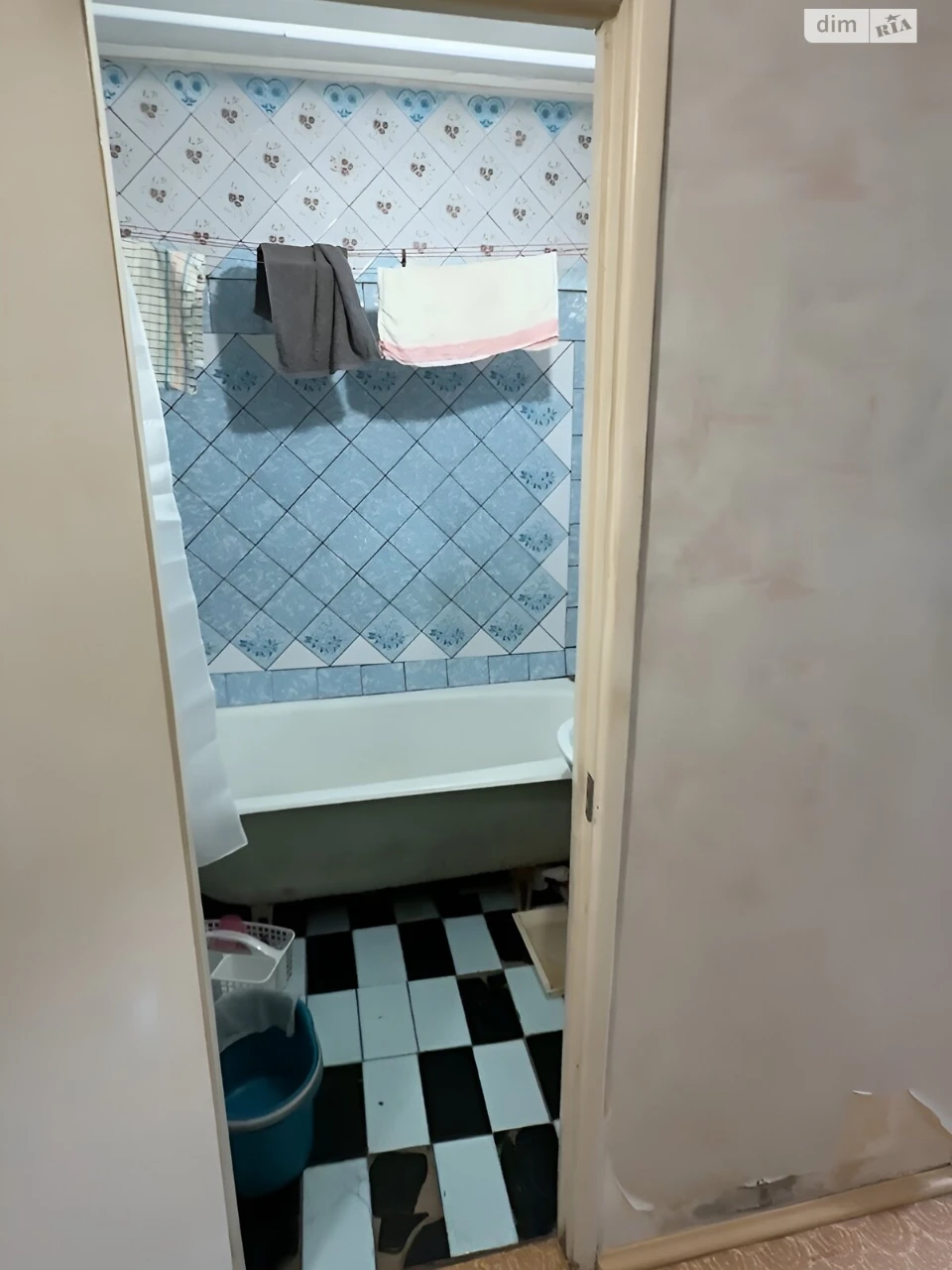 Продажа квартиры, Комунарський