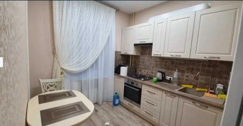 2 кімнатна квартира, вул. Миру