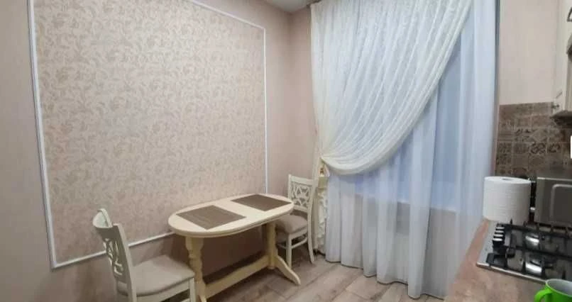 2 кімнатна квартира, вул. Миру