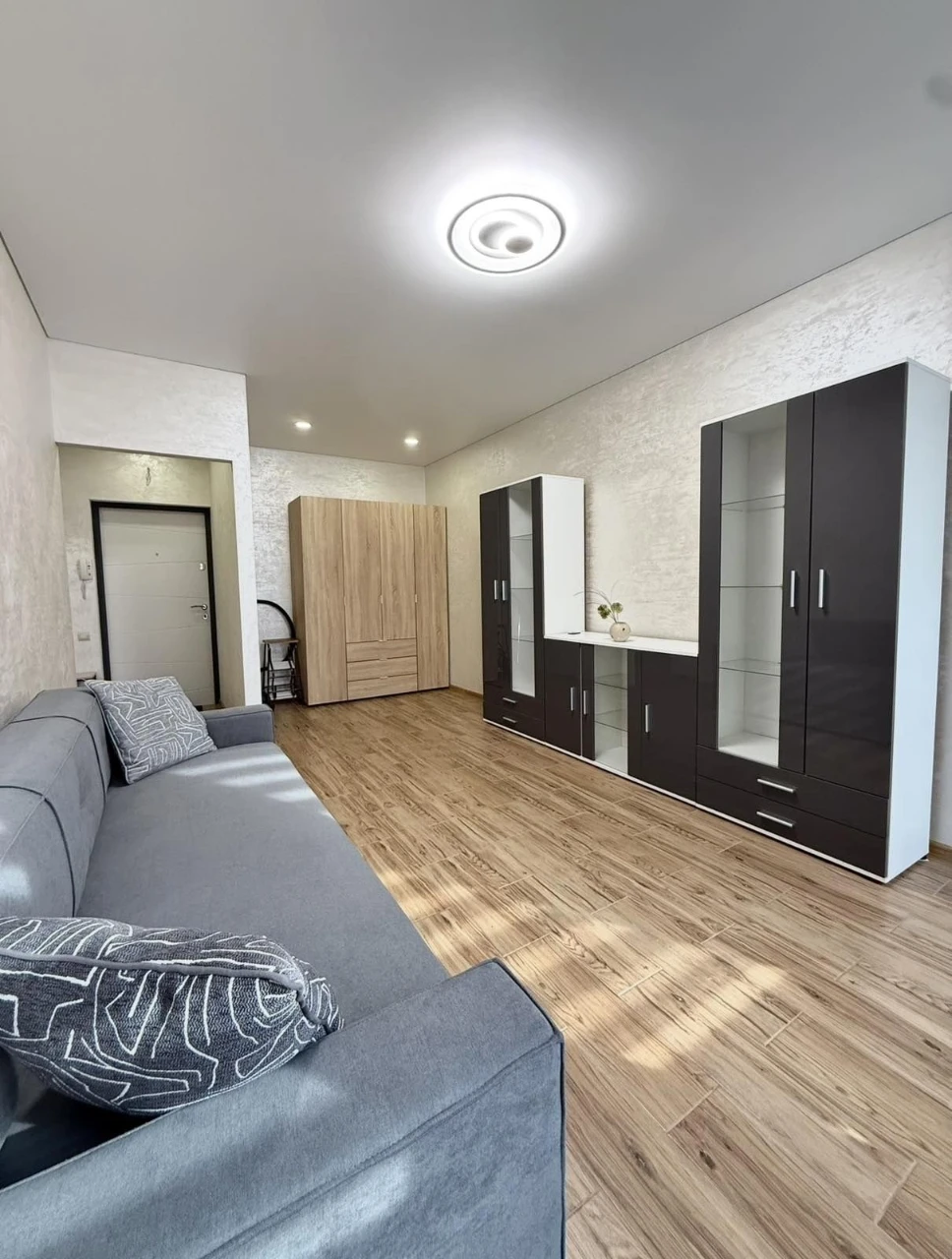 Sale of a 1-bedroom apartment in a new building
