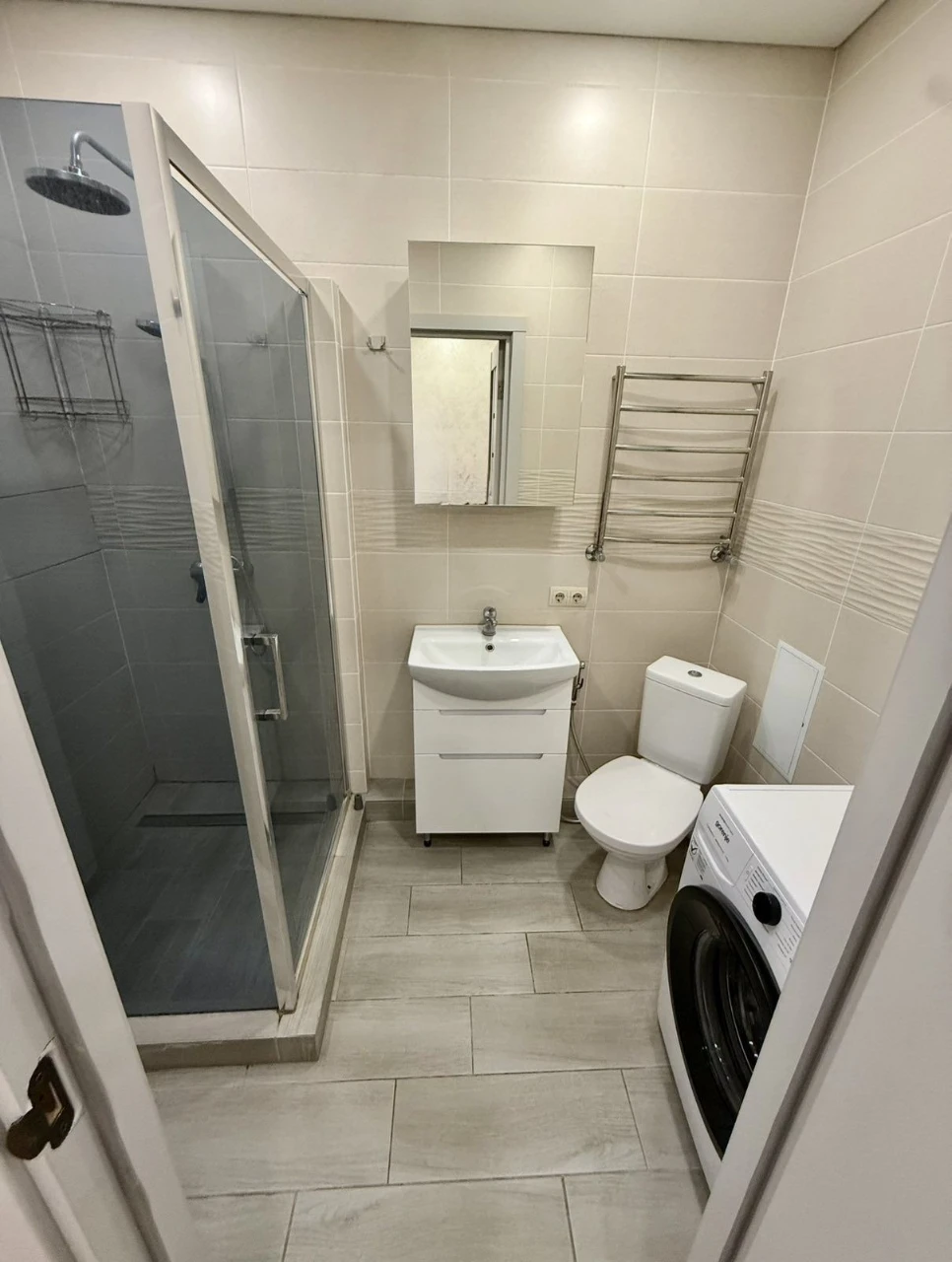 Sale of a 1-bedroom apartment in a new building
