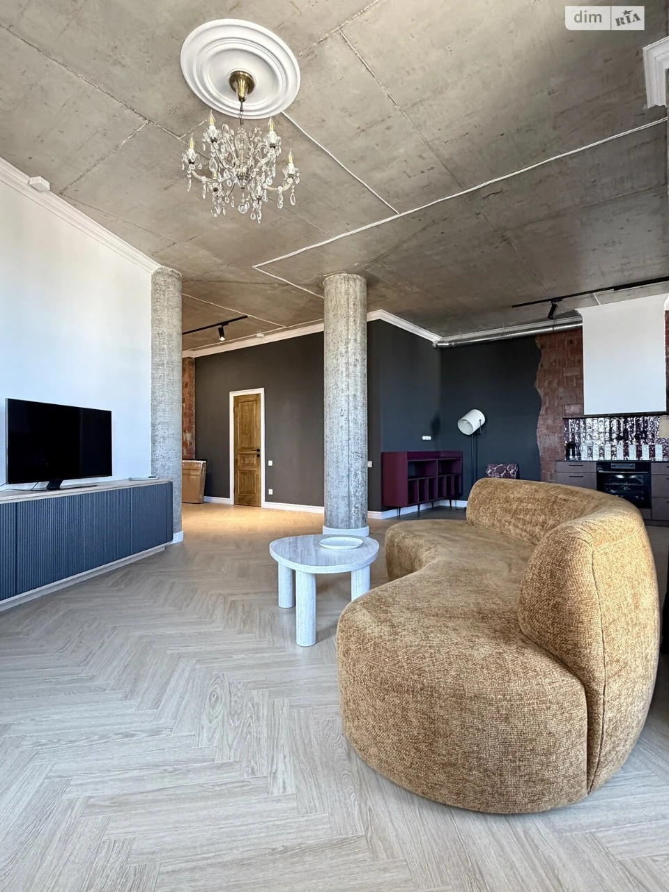 Long-Term Rental Apartment "Vyshenka"