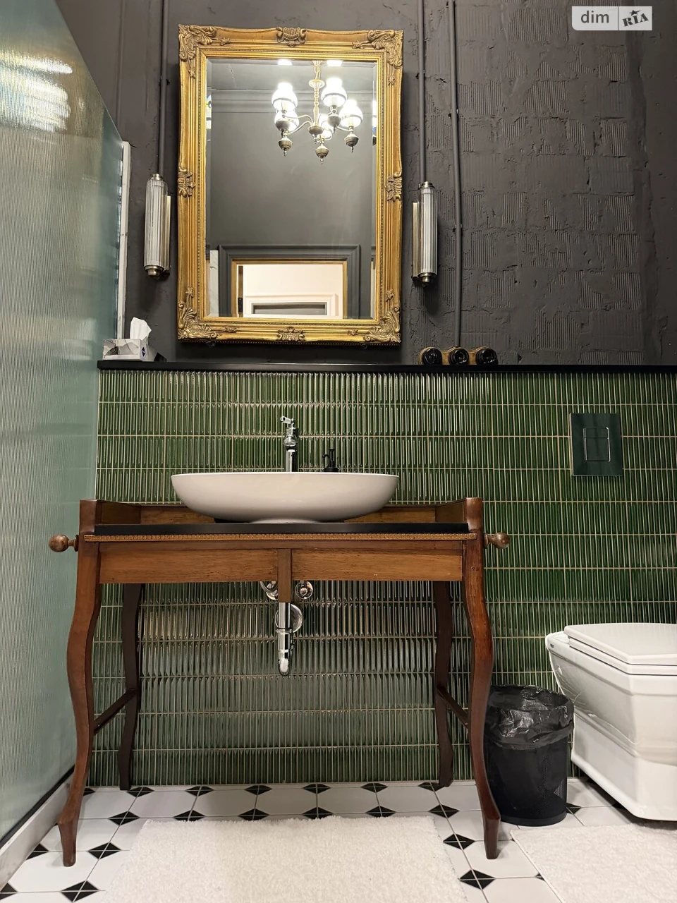 Long-Term Rental Apartment "Vyshenka"