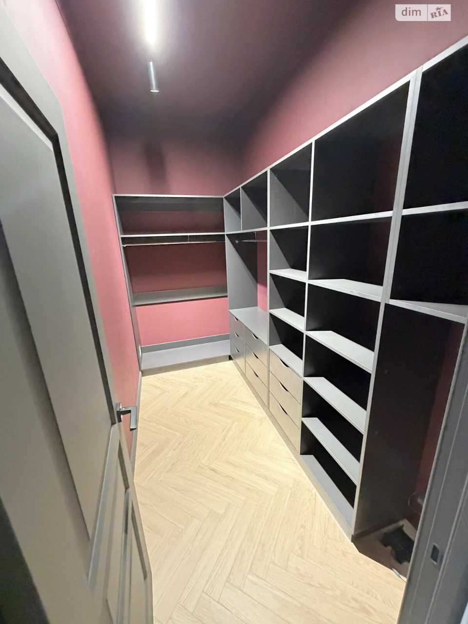 Long-Term Rental Apartment "Vyshenka"