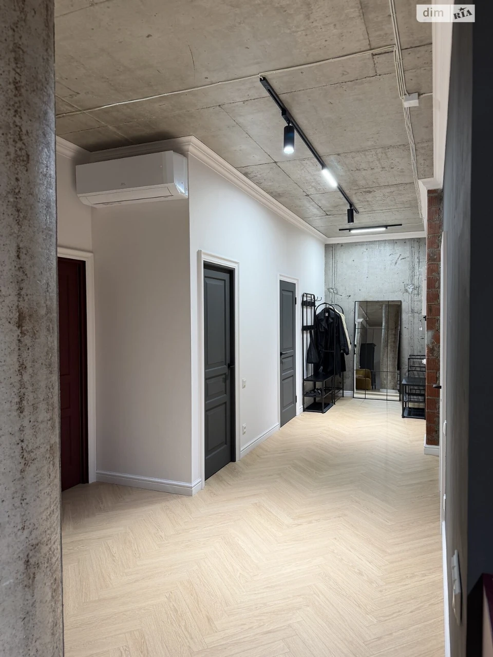 Long-Term Rental Apartment "Vyshenka"