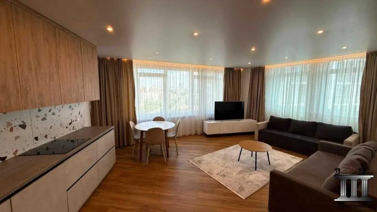 Spacious 2-room apartment, Manhattan city residential complex, Beresteyskiy district (