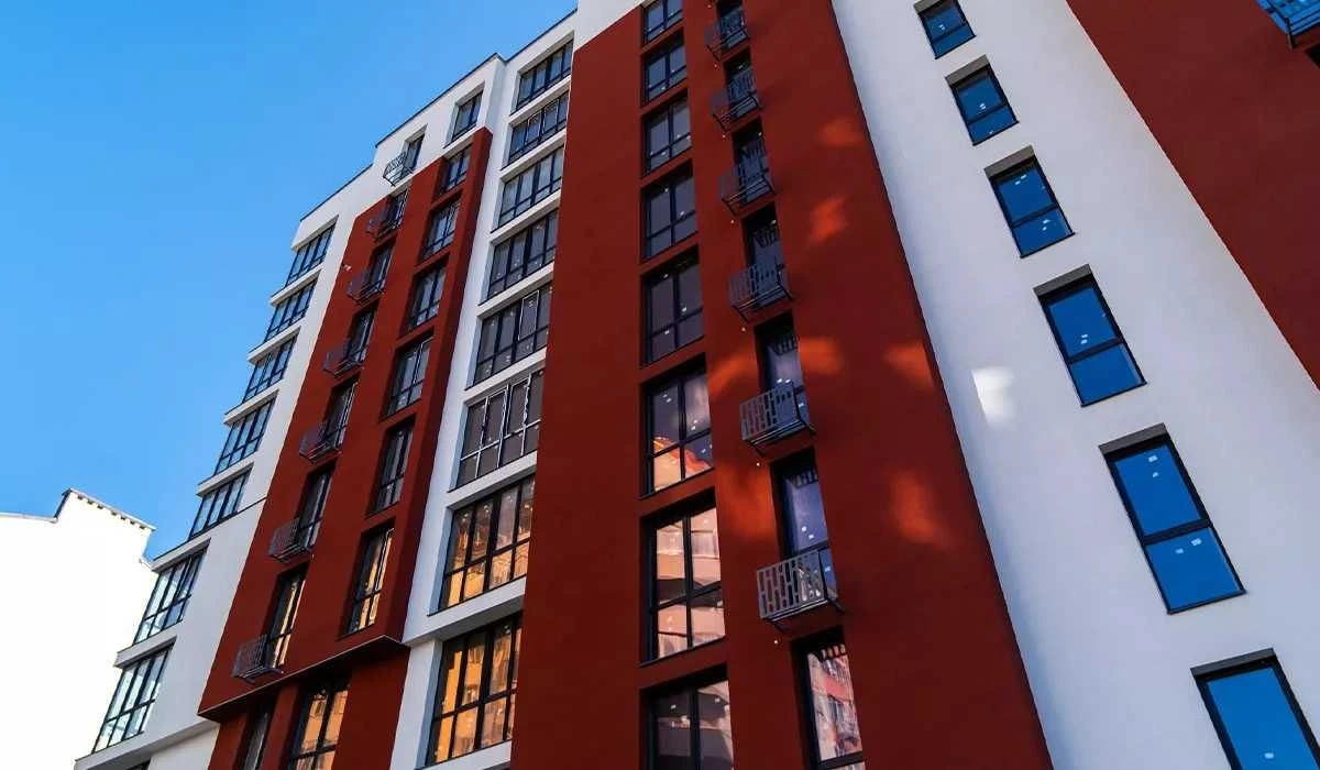 Ready-to-renovate 1-bedroom apartment