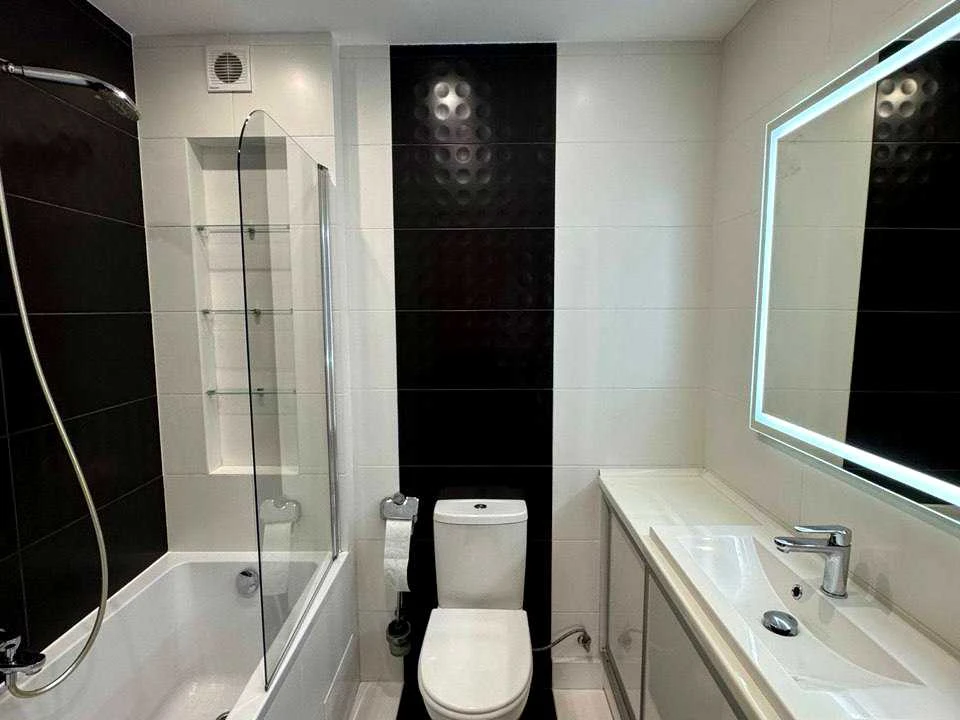 Apartment. Ivano-Frankivsk, Dzhokhara Dudayeva Street