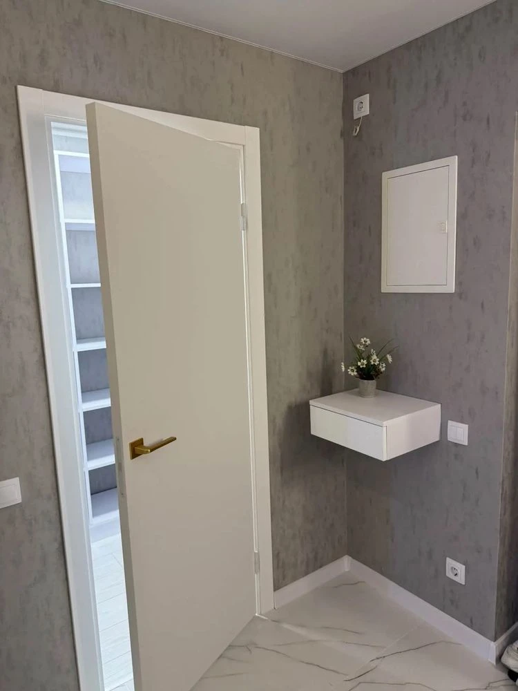 Urgent sale of one-bedroom apartment