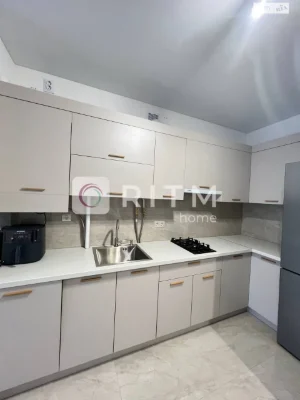 Long-Term Rental: Apartment