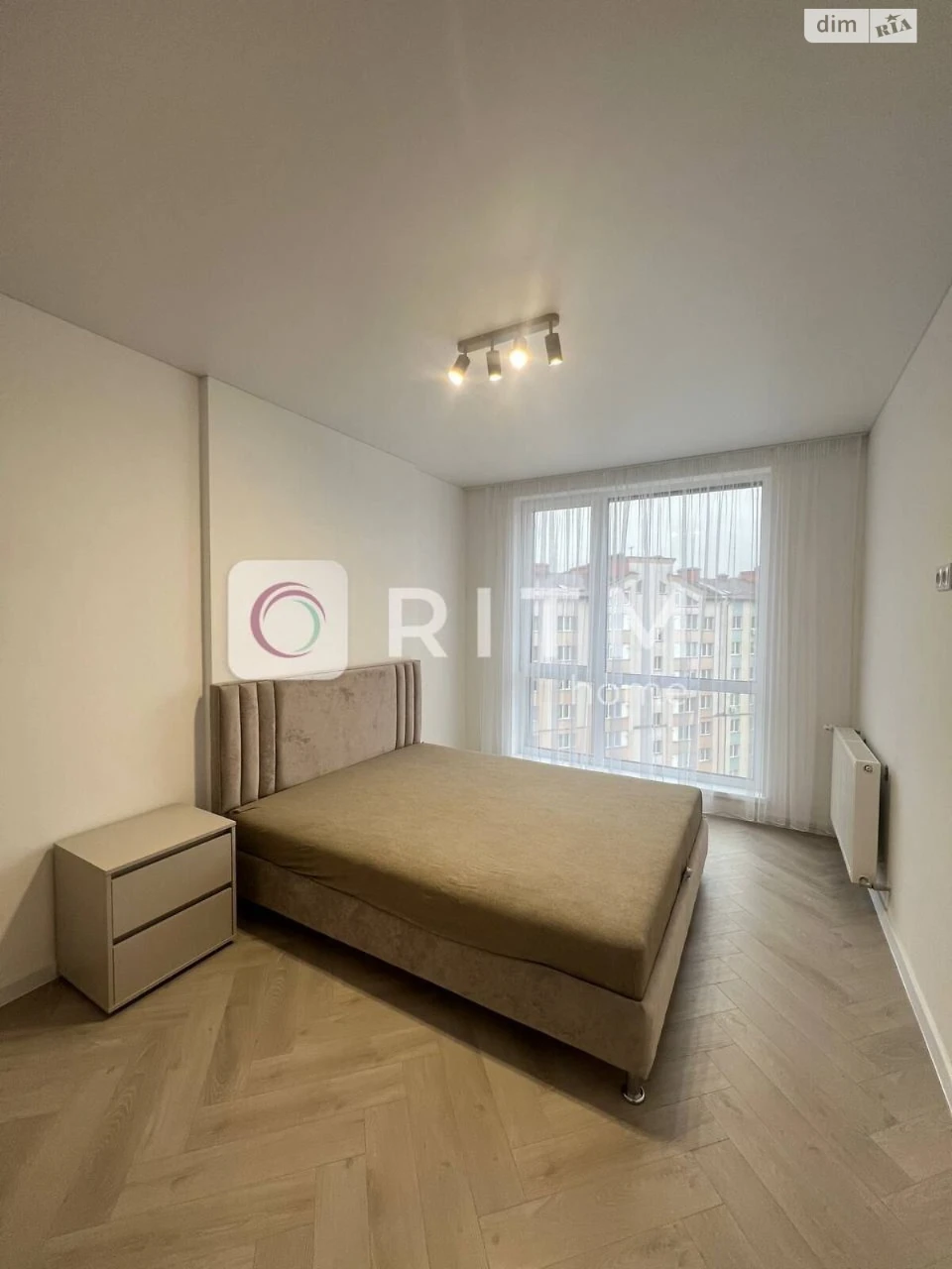 Long-Term Rental: Apartment