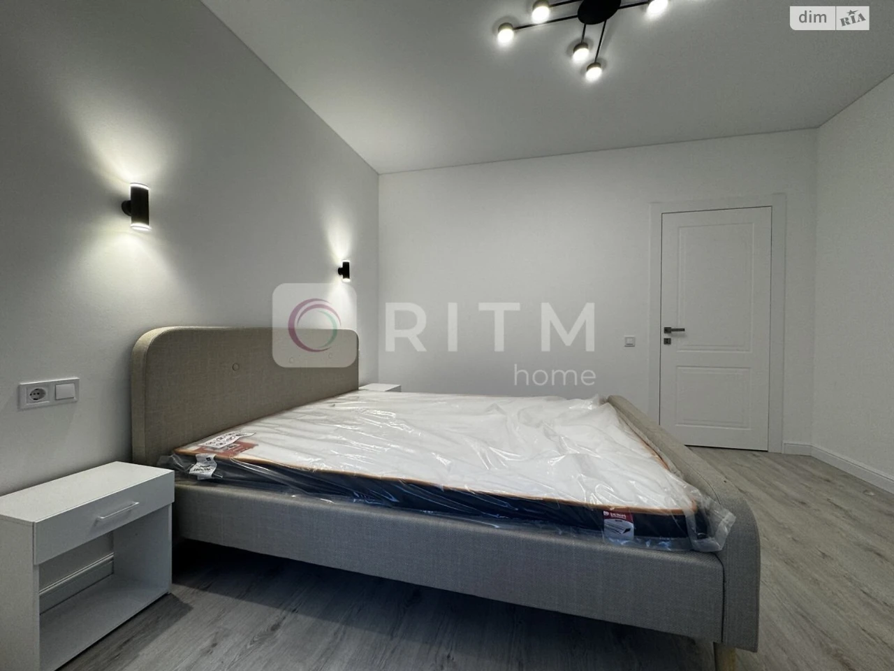 Long-Term Rental: Apartment