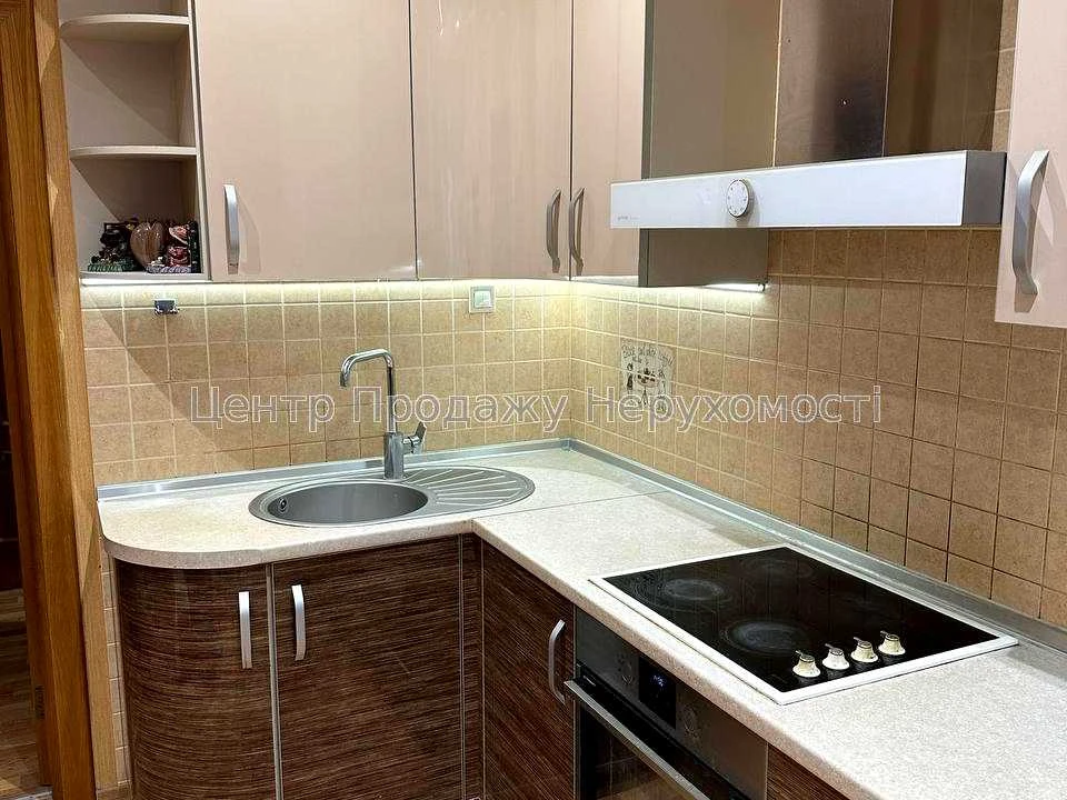Apartment. Kharkiv, Peremohy Avenue.