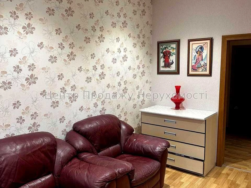 Apartment. Kharkiv, Peremohy Avenue.