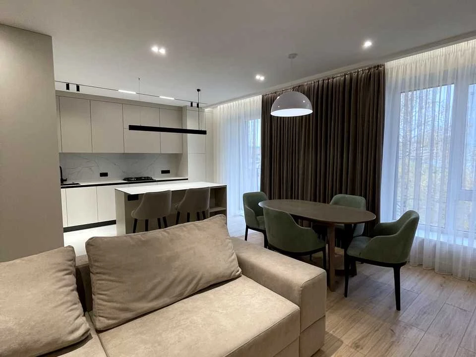 Apartment. Ivano-Frankivsk, Juliana Pelesha st.