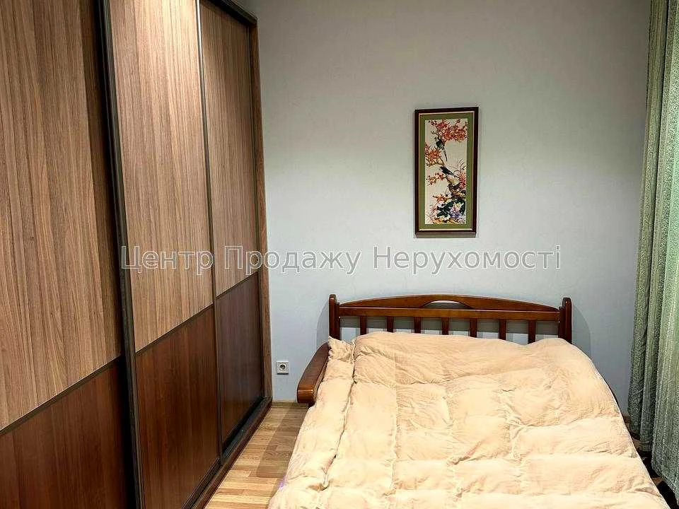 Apartment. Kharkiv, Peremohy Avenue.