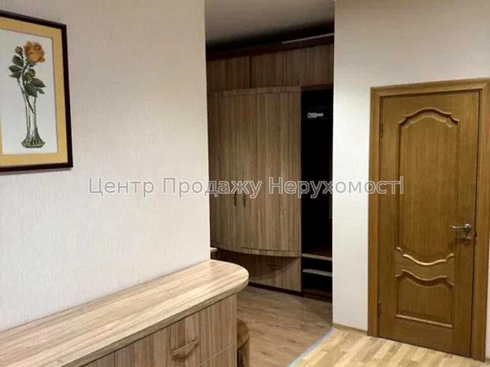 Apartment. Kharkiv, Peremohy Avenue.