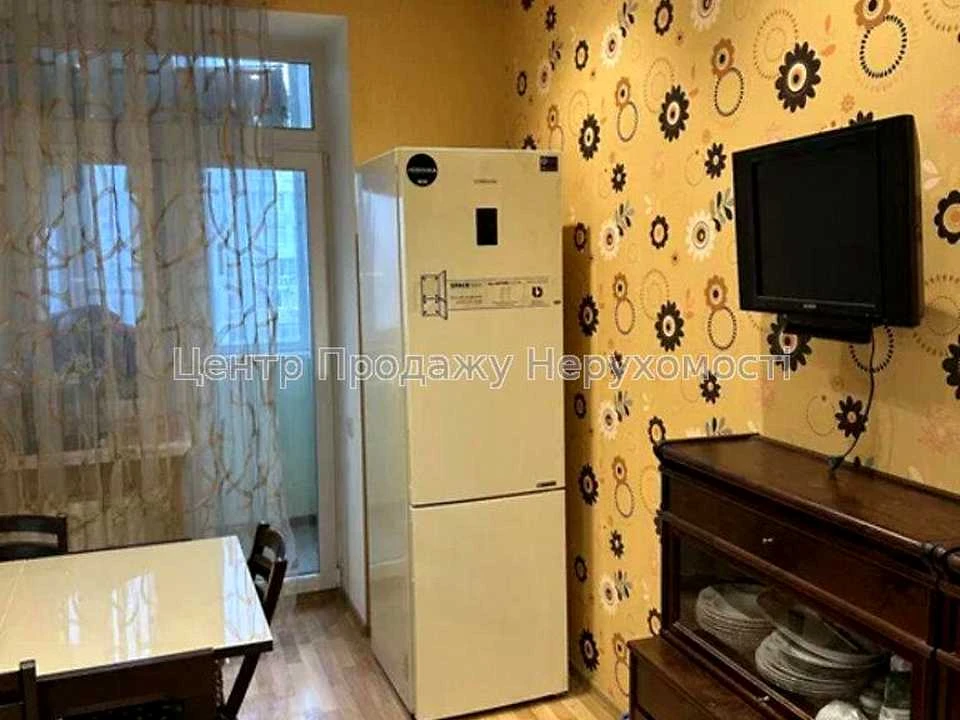 Apartment. Kharkiv, Peremohy Avenue.