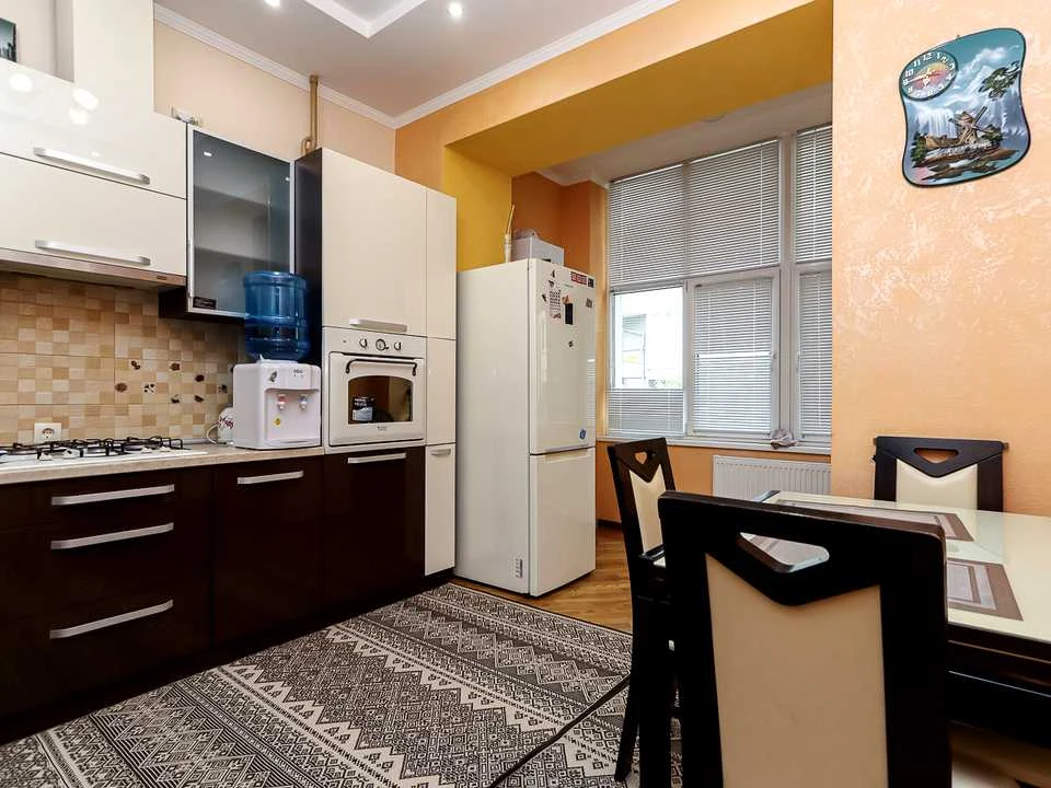 Apartment. Ivano-Frankivsk, Sichovyh Strichiv st.